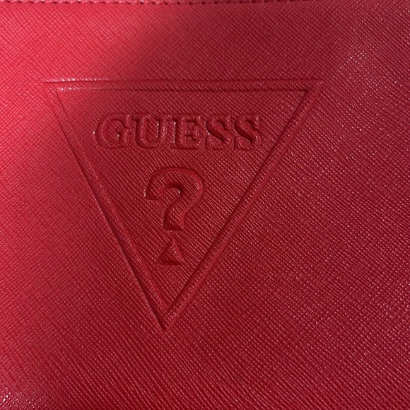 GUESS Strappy Wristlet Wallet Pre Owned - Picture 2 of 5